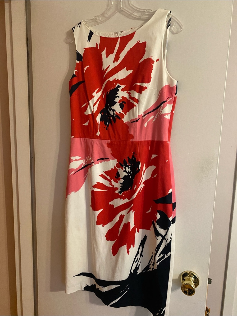 David Meister NWOT Sleeveless Floral Sheath Dress in Red, Pink, Navy & White